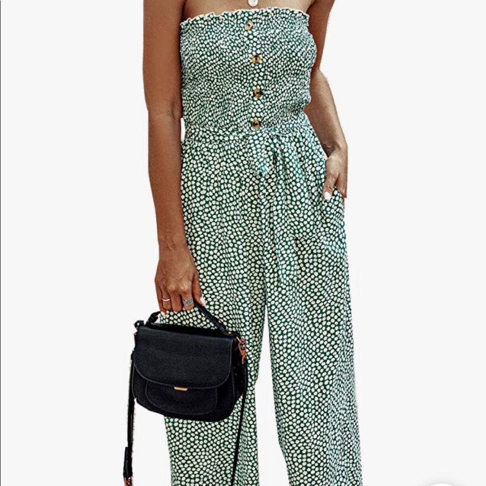 NWT Angashion strapless romper with optional belt size L